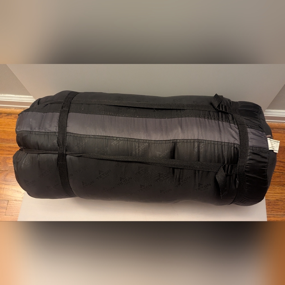Teton Sports Mammoth 20°F Double Sleeping Bag. Item #110.